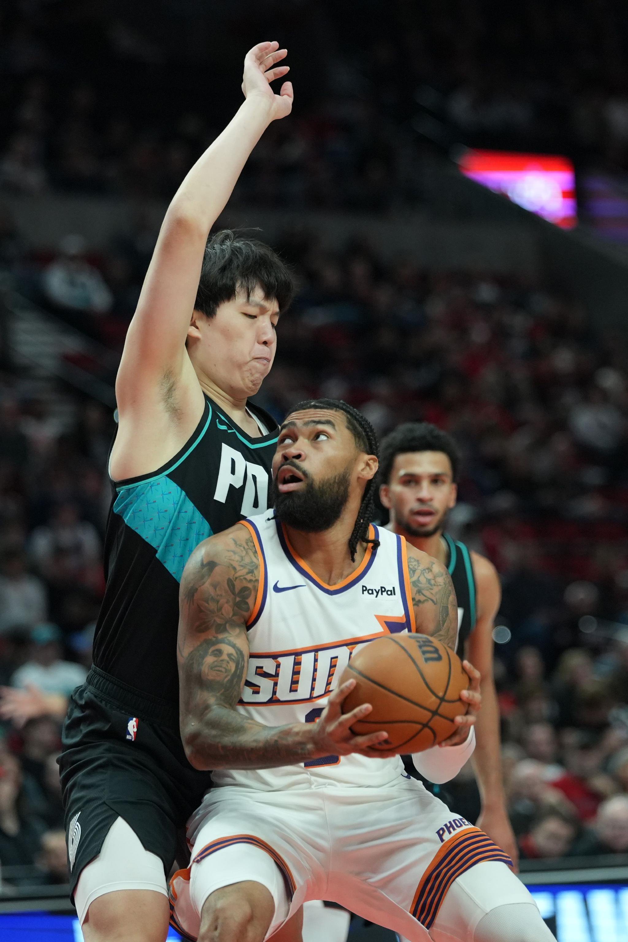 李春江：杨瀚森面对各种压力实属不易 他要做好篮板和外线补防