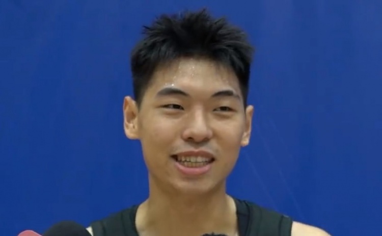 美女记者：崔永熙真诚&聪明是很好的采访对象 过去一年他没有浪费