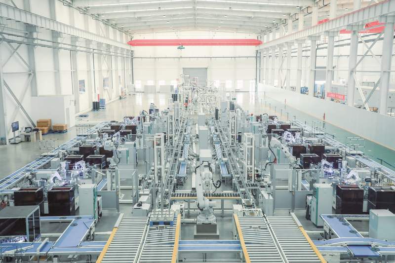 金正环保自主研发上线了全球首条平板反渗透膜组件全自动化生产线。受访者供图