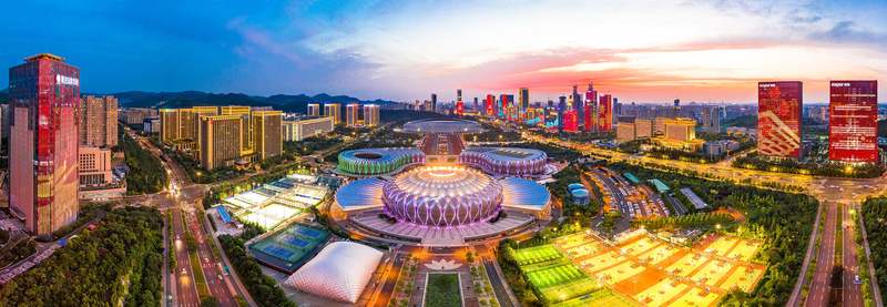 济南奥体中心片区建设彰显城市魅力。　