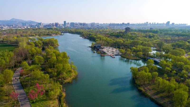 济南章丘区绣江河风景。