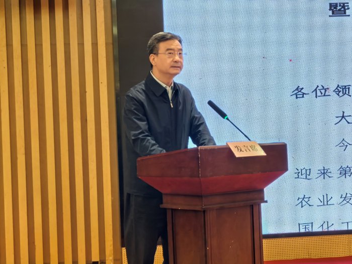 中国化工企业管理协会会长胡冬晨