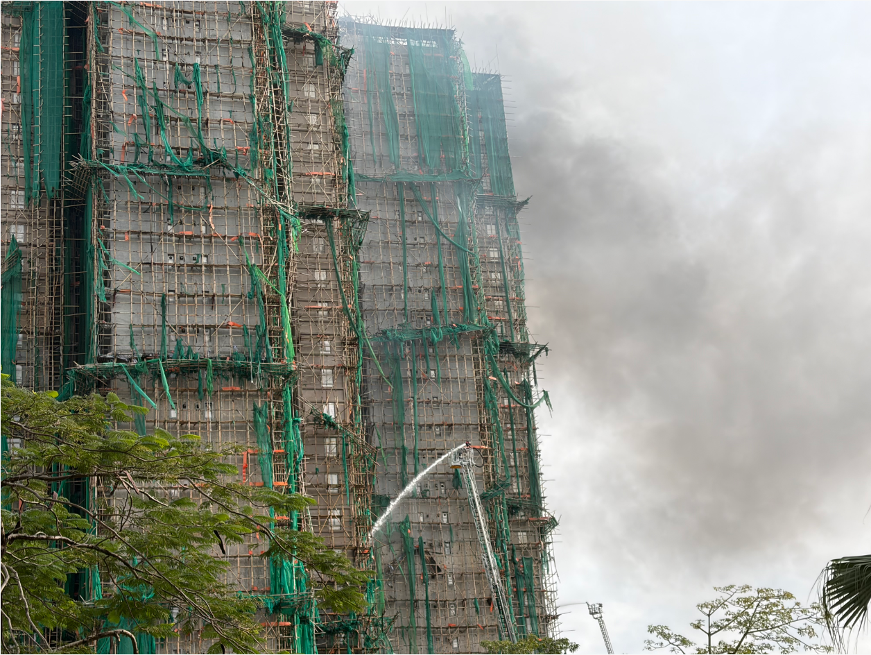 27日下午3点45分，火势得到控制。（图源：时代周报记者 傅一波/摄）