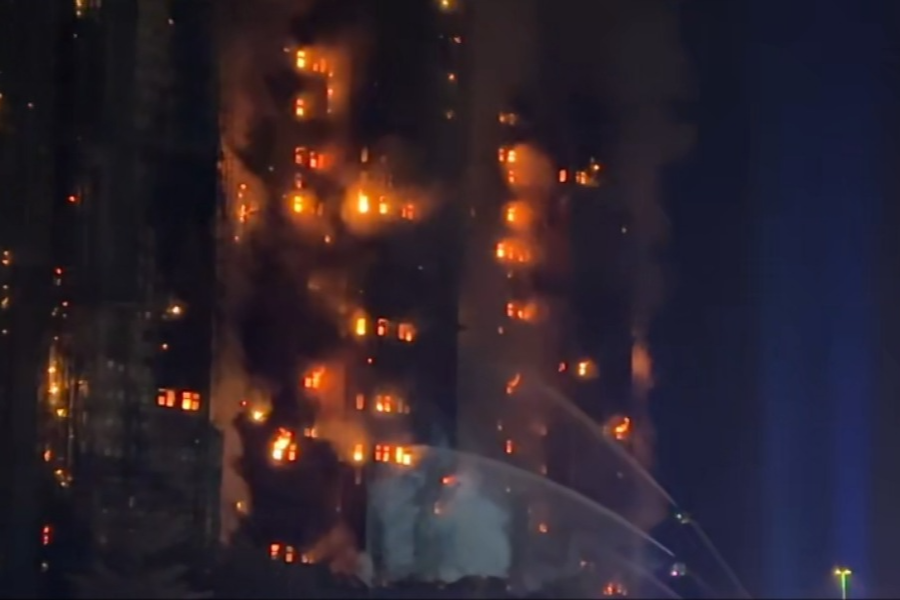 李家超:香港大埔火灾已造成至少36人遇难 火情基本受控