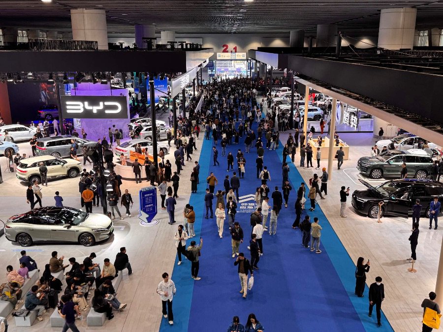 比亚迪锚定高端化，包馆展示多项核心技术