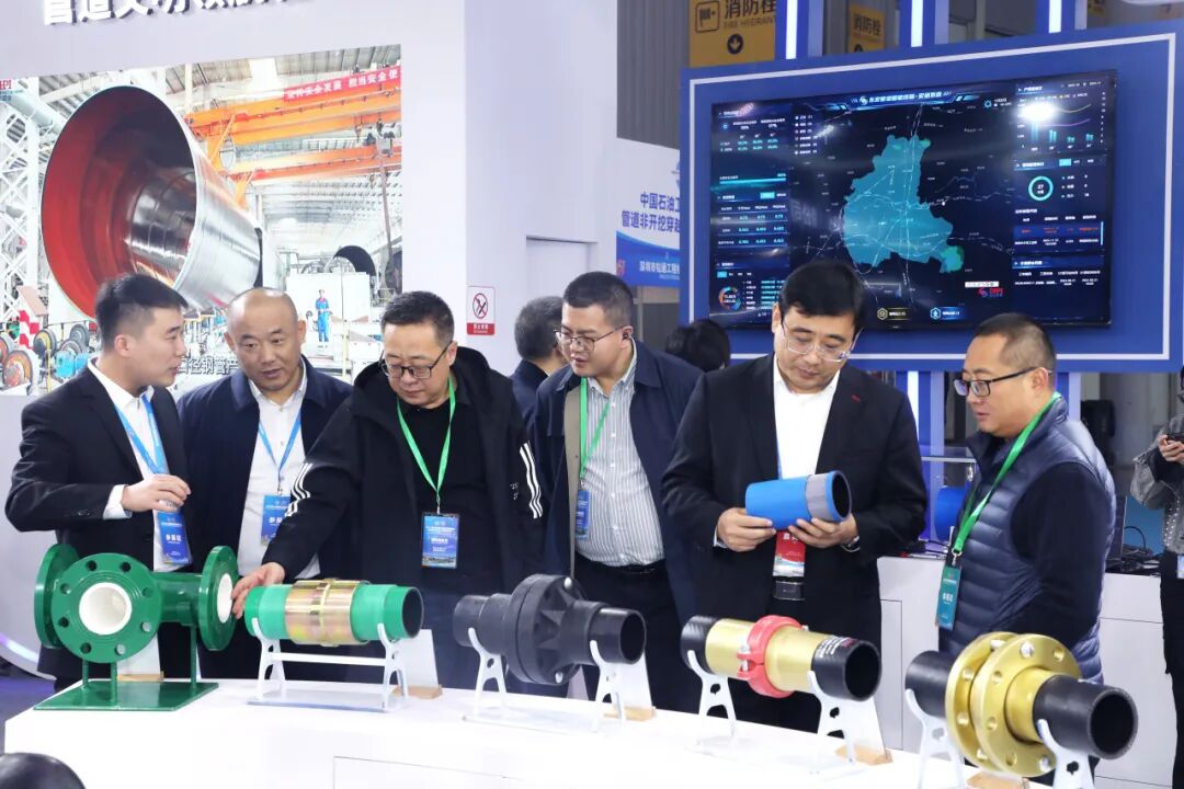 滑动查看更多图片