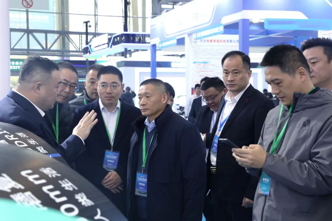 滑动查看更多图片