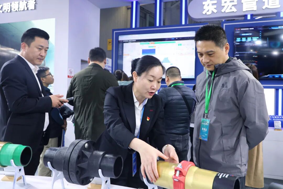 滑动查看更多图片