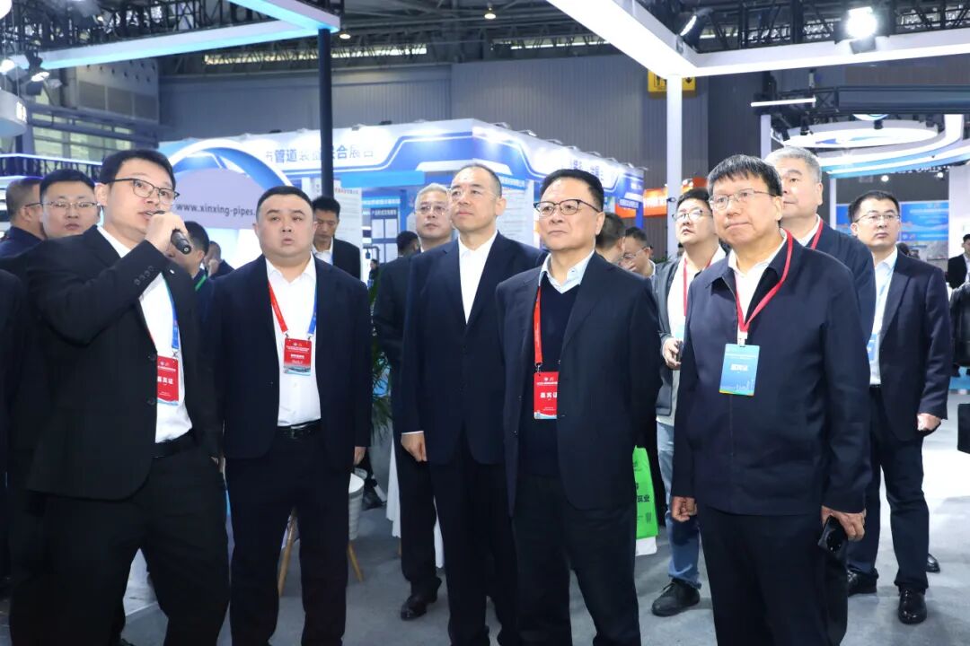 滑动查看更多图片