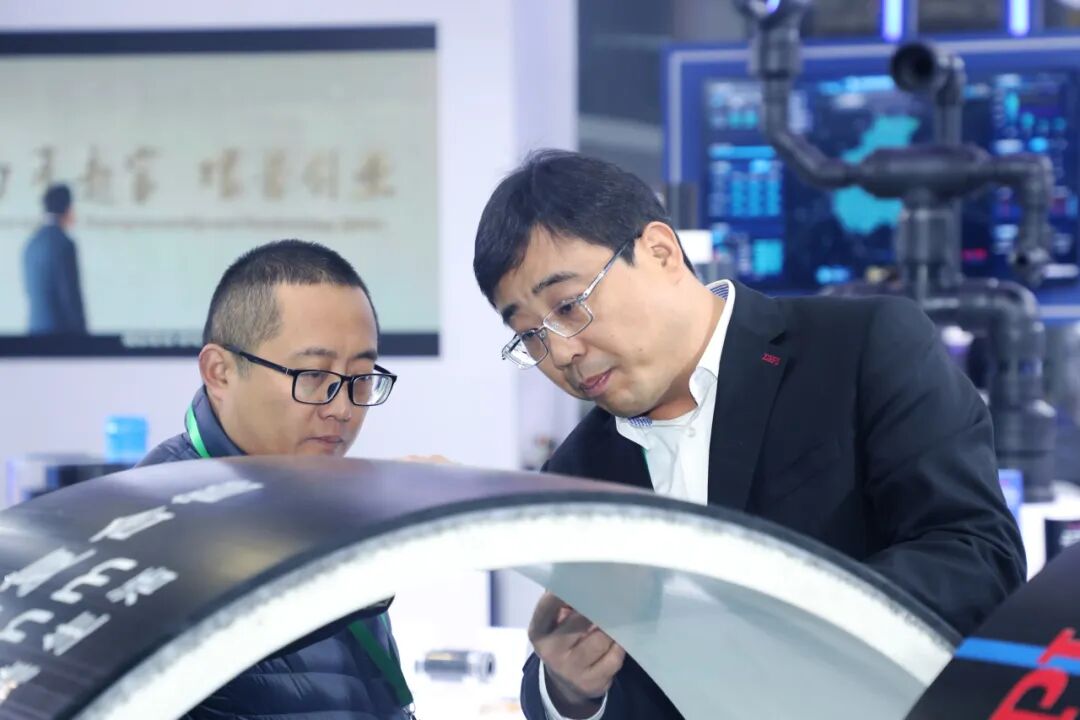 滑动查看更多图片