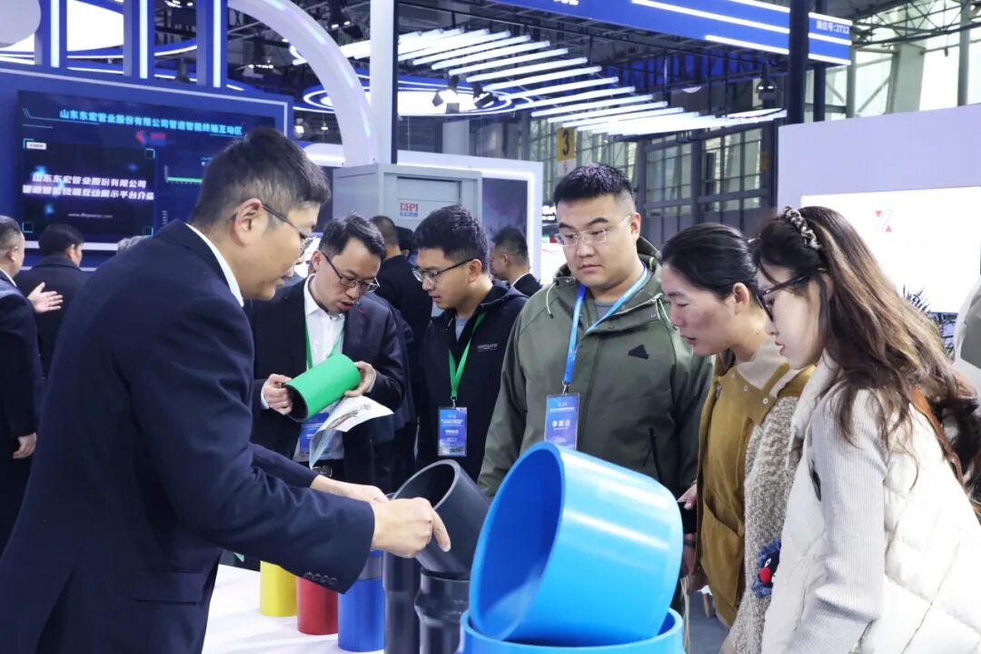 滑动查看更多图片