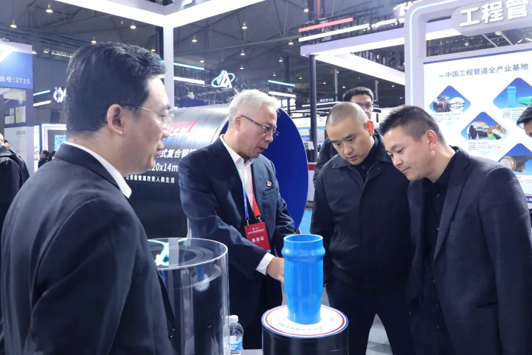 滑动查看更多图片