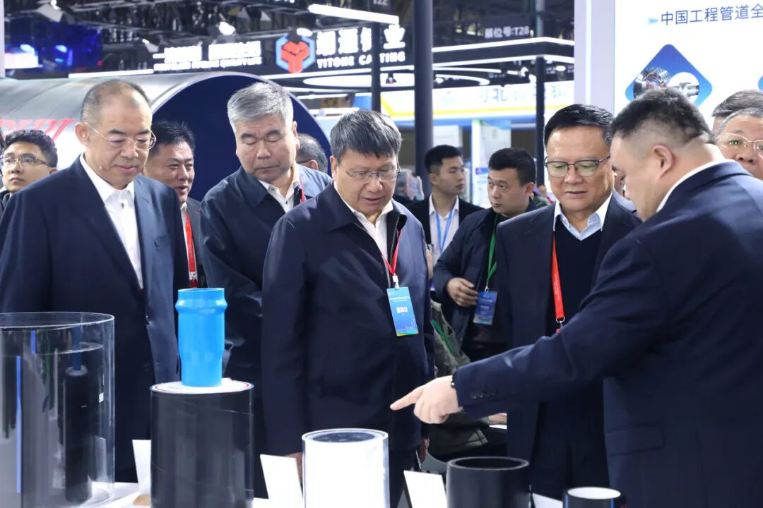 滑动查看更多图片