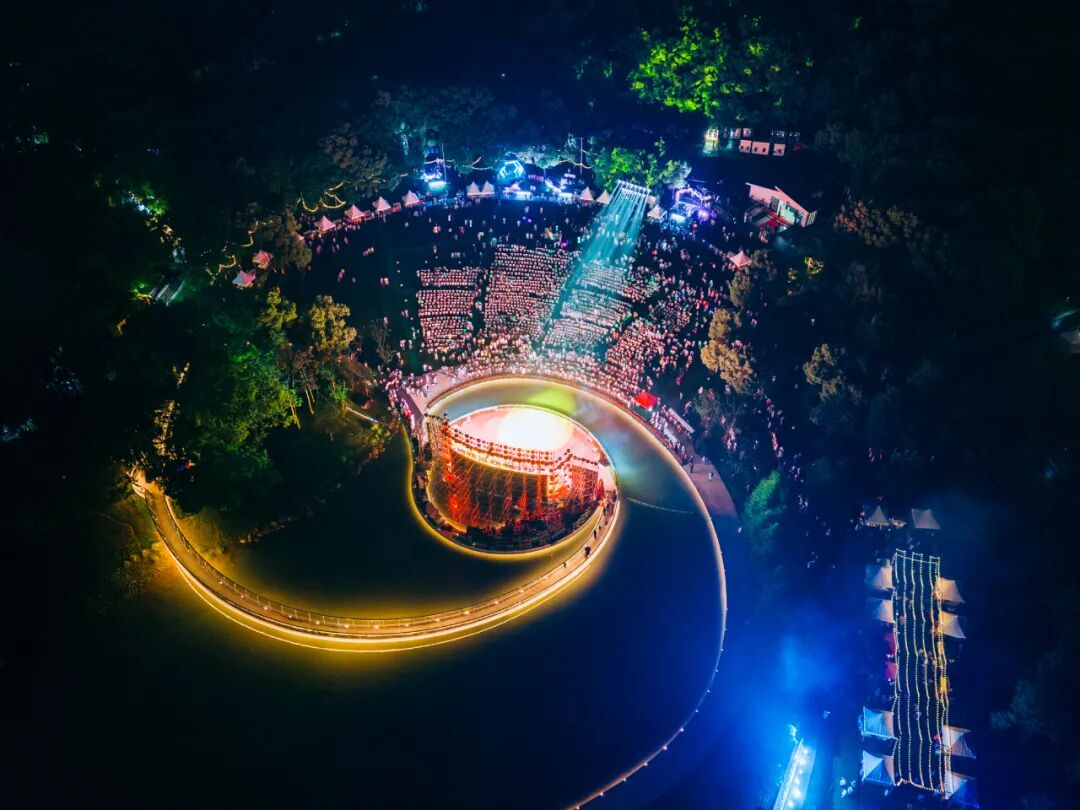 ▲ 芜湖神山公园莲心舞台