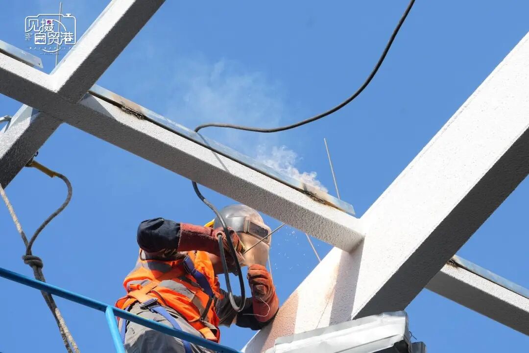 左右滑动查看更多图片