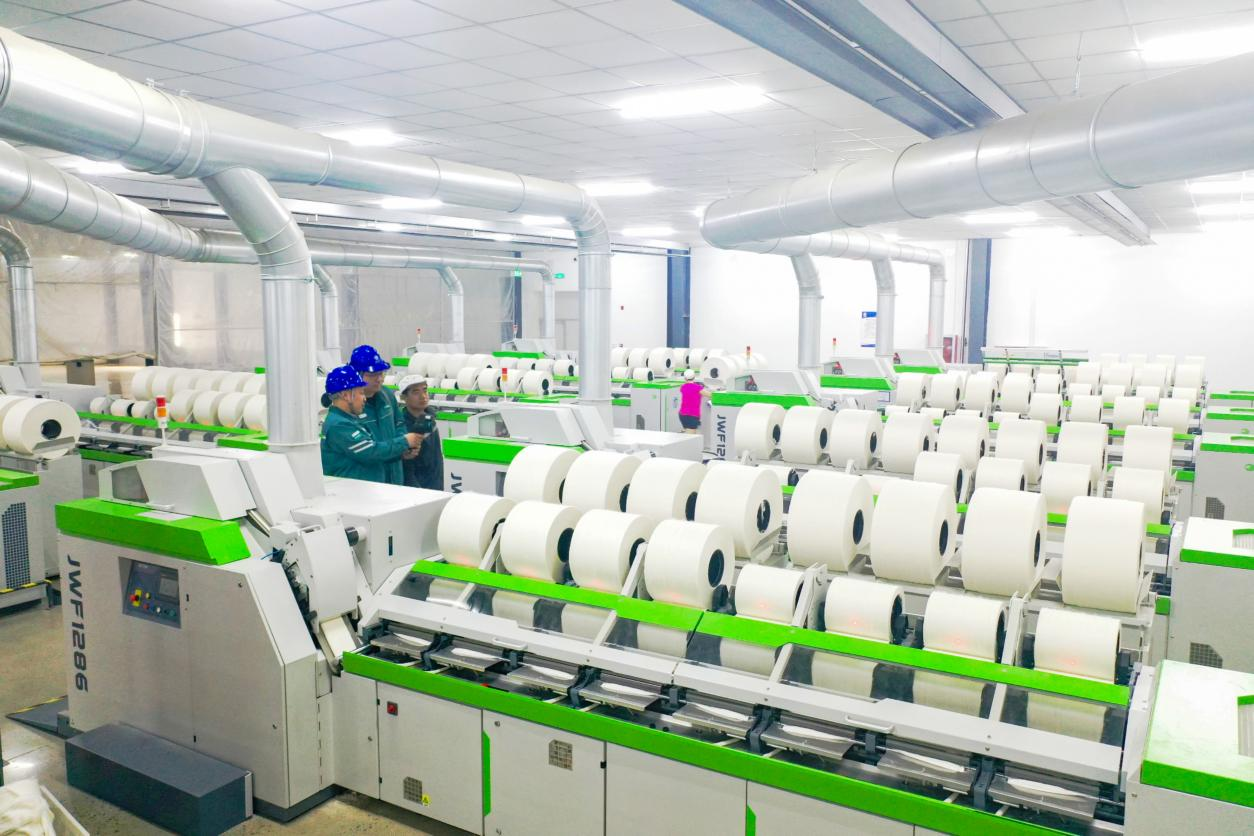 国网夏津县供电公司客户经理走访山东锦盛祥润纺织科技有限公司，了解企业用电需求。（受访单位供图）