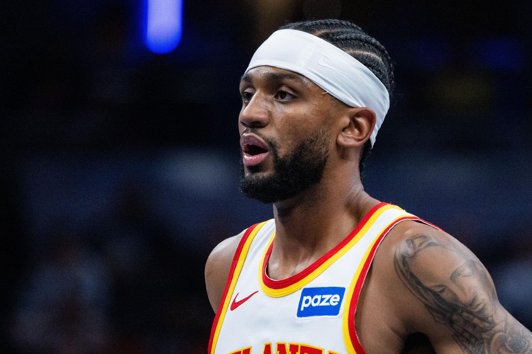 末节9-0反超！基顿·华莱士抢断 亚历山大-沃克反击左手上篮！