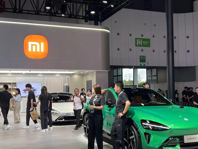 雷军卖现车、销售催下单：小米汽车月销破4万辆，手上订单还够用？