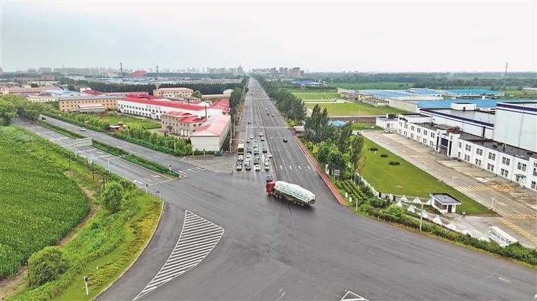 修缮一新的堡旭大道。