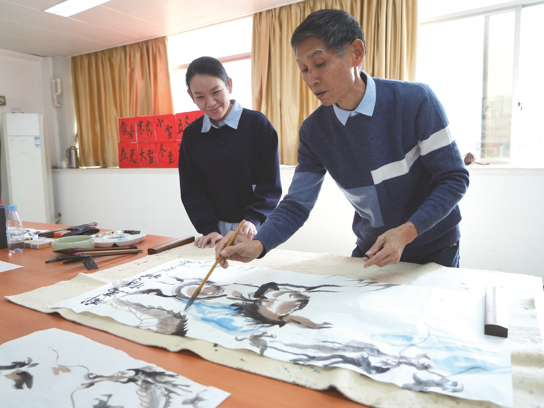 曾柏良用文化之光照亮残疾人心灵