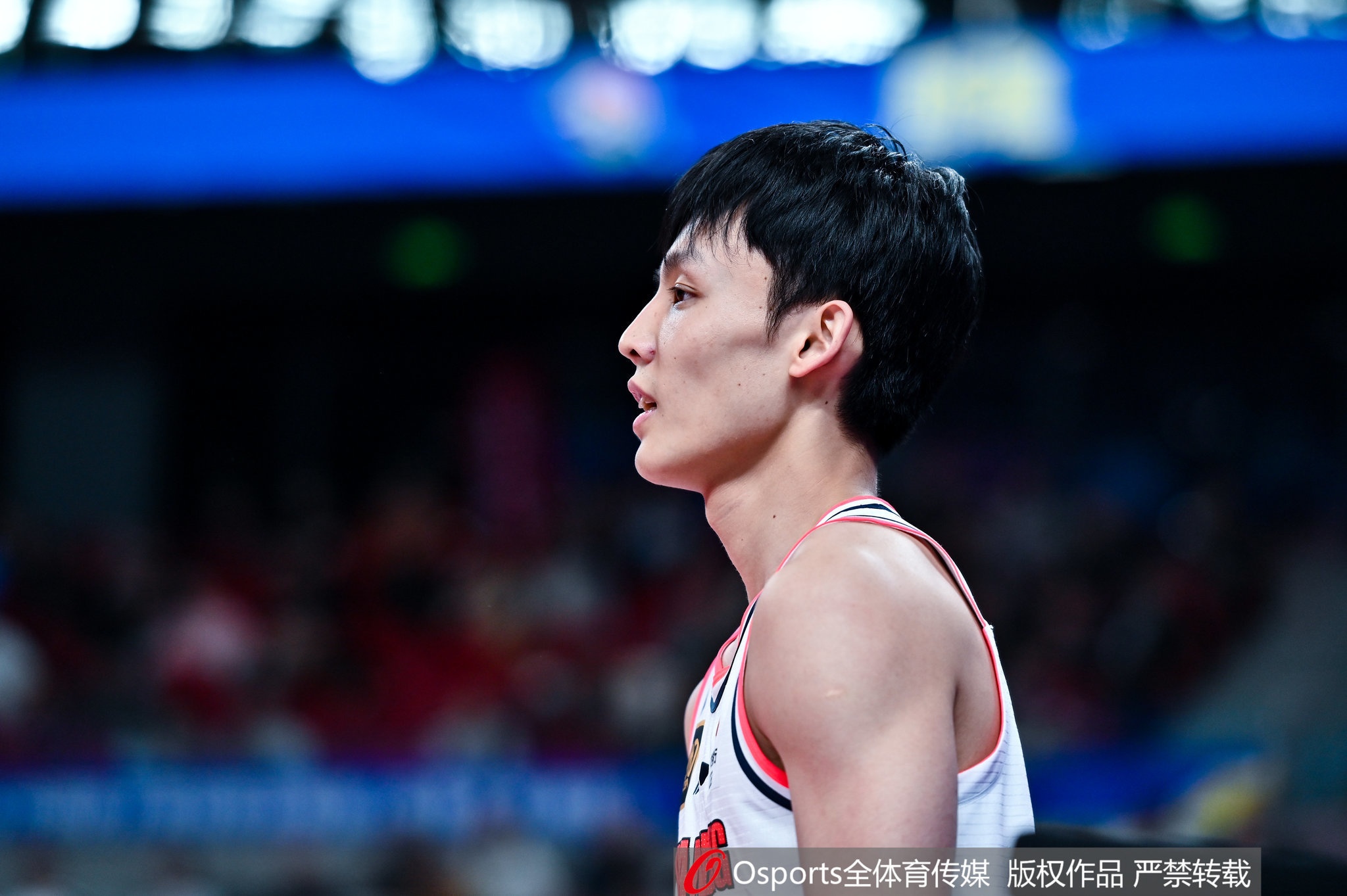 男篮是否该启用徐杰？解说：徐杰没进国家队可能是非篮球原因