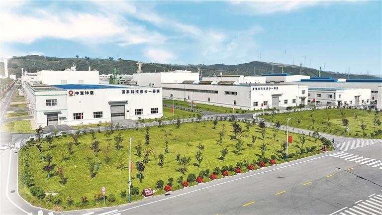 中复神鹰碳纤维西宁有限公司厂区通讯员 冯宝银 摄