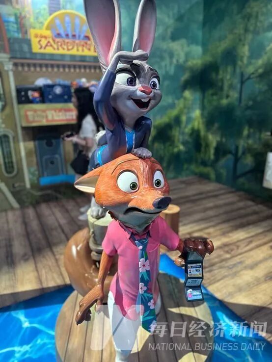 迪士尼活动中的狐尼克和兔朱迪 图片来源：每经记者 毕媛媛 摄