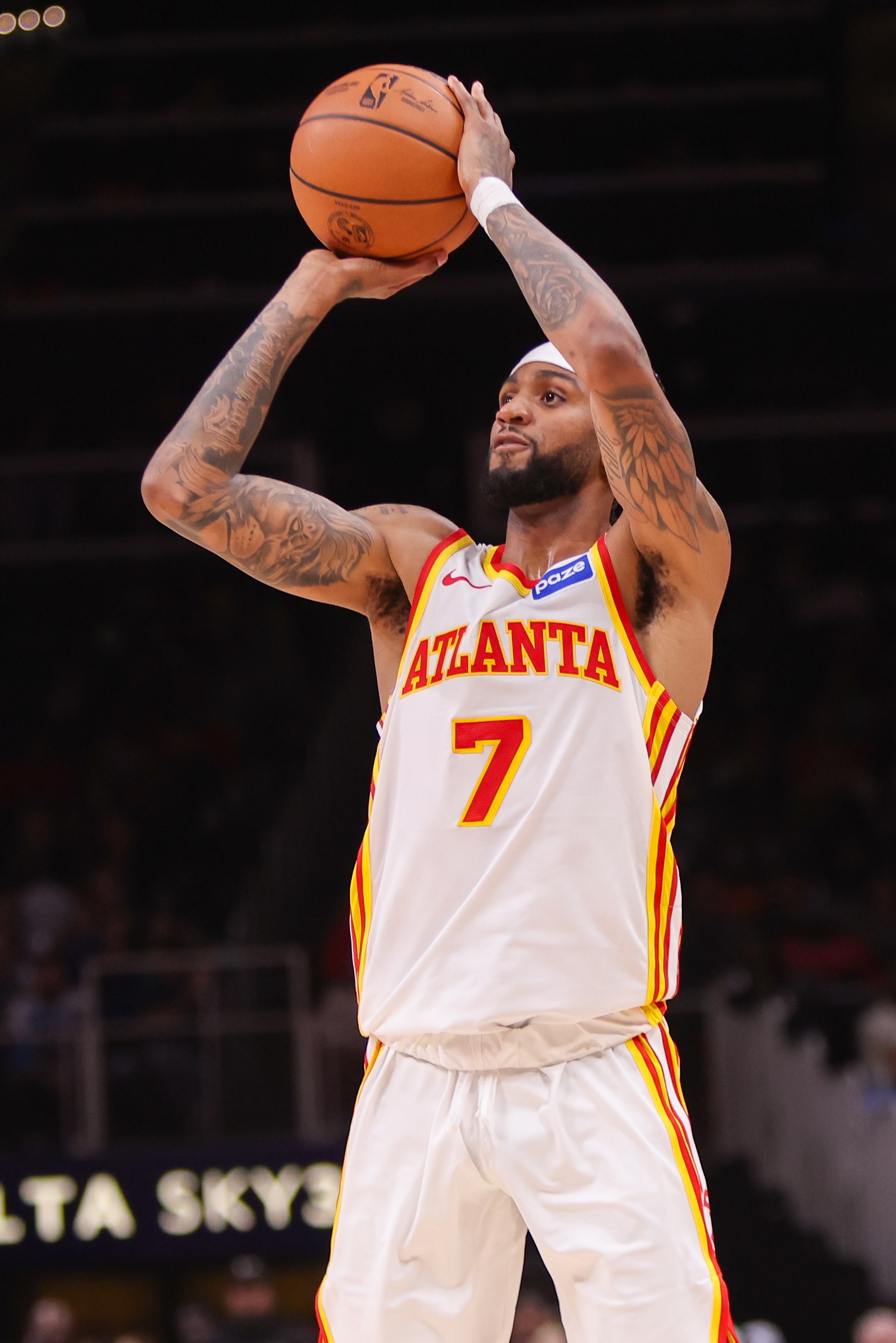 表现不俗！尼基尔·亚历山大-沃克19投10中得到26分3板1助2断