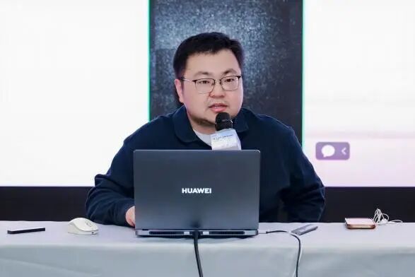 华为昇腾AI技术工程师 焦泽昱