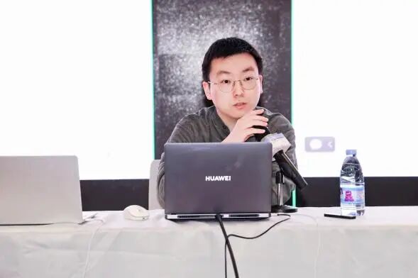 昇腾CANN生态技术专家 郭依蓬