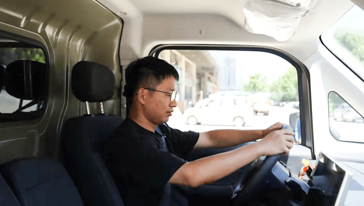 科技美好一镜出色 个体老板的“神仙搭档”福田卡文乐福 让搬运更简单，更高效