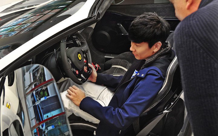 ▲ 2015 年,林俊杰的法拉利 458 Speciale A 于台北交付