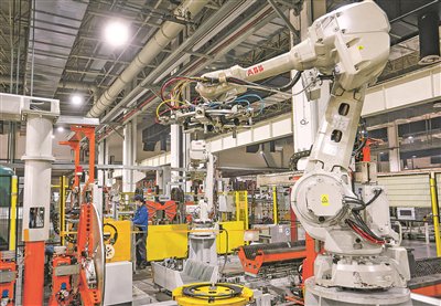 贵州轮胎智能生产车间（本报资料图片）。