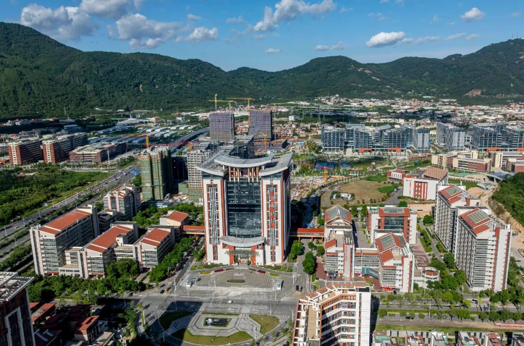 *图片来源：新华社