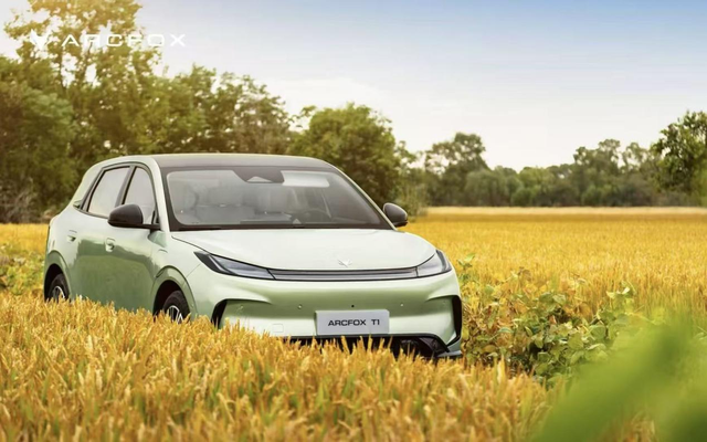 跨年买什么车划算又无忧？ 极狐T1推购置税兜底政策，6.28万起锁定终身权益