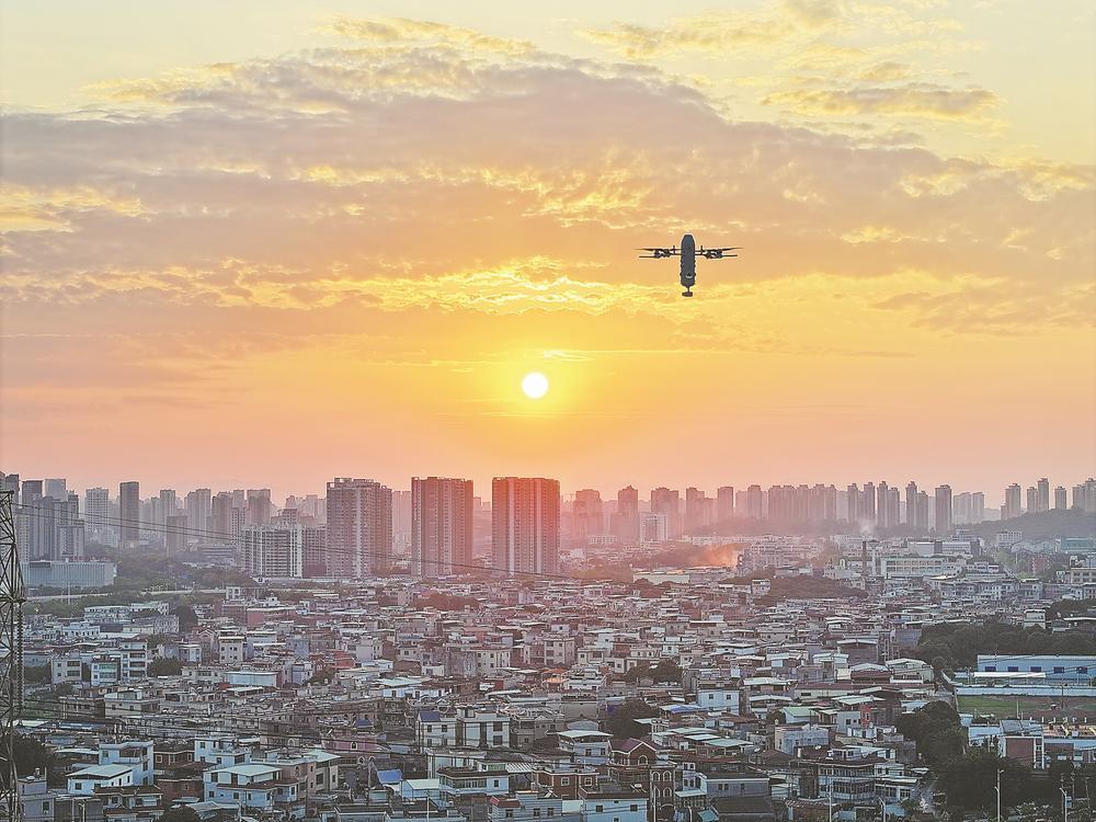 无人机在龙文区上空巡航。 （受访者供图）