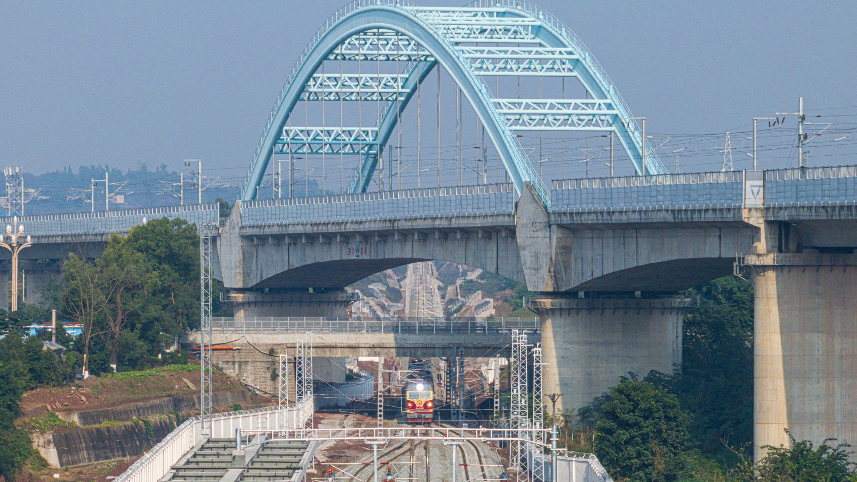 检测车通过福集站