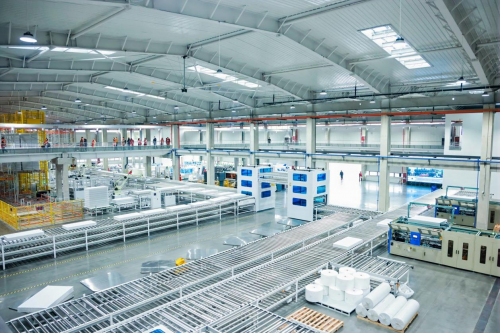 ▲运时通总长1200米床垫AI全自动化生产线