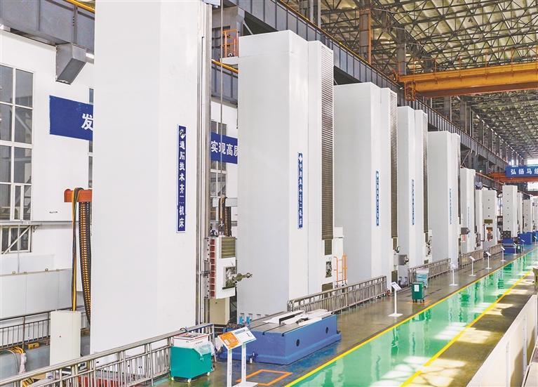 通用技术齐二机床生产车间。本报记者 孙昊摄