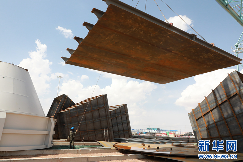  圖為浙能武威能源有限公司2×1000兆瓦調峰火電機組工程施工現場。（受訪者供圖）