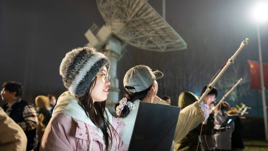 新民特稿 ｜ 追电波的人