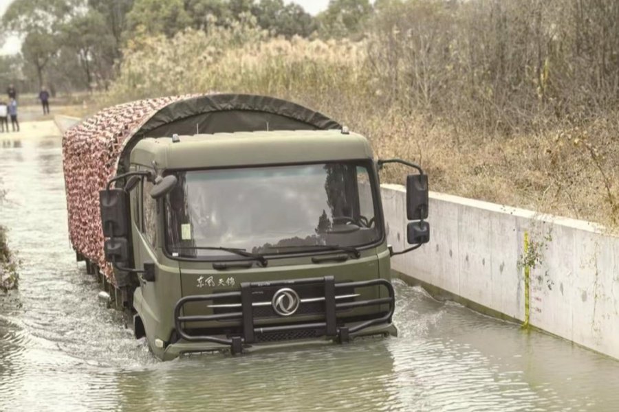 东风商用车举办民用越野车专场推荐会