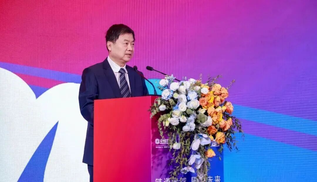 中通客车党委书记、董事长王兴富