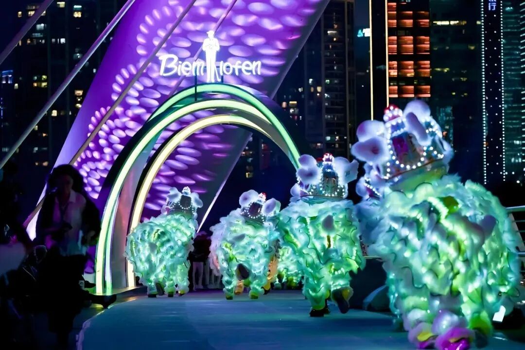 左右滑动查更多