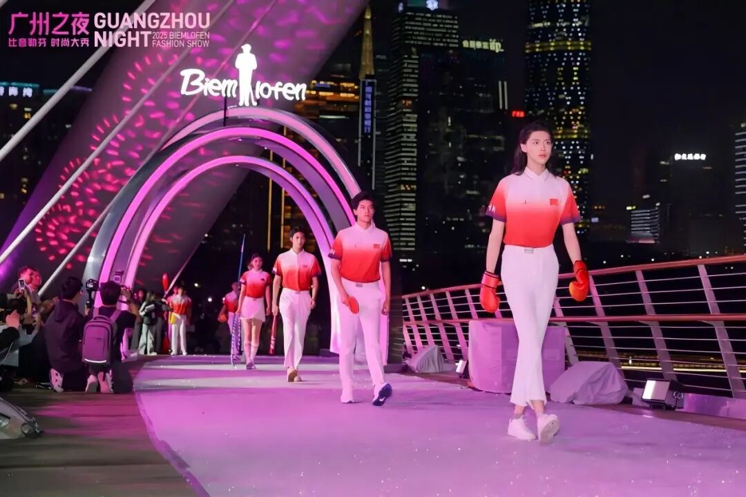 左右滑动查更多