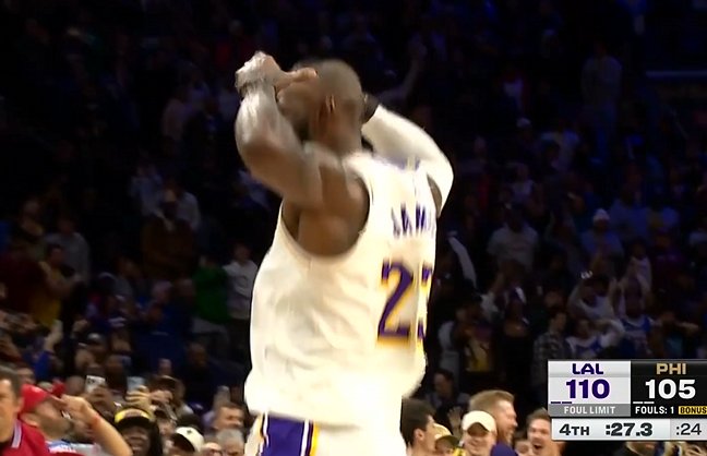 詹姆斯戴王冠！艾顿：这是GOAT时刻 我停下庆祝专注欣赏他表演