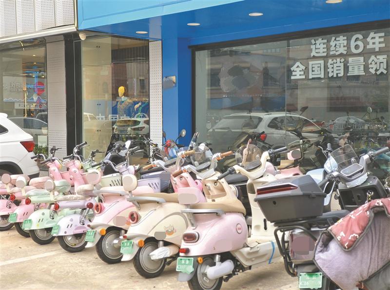 旧国标电动自行车全面禁售 新国标车“接棒”入市第一周反响如何？