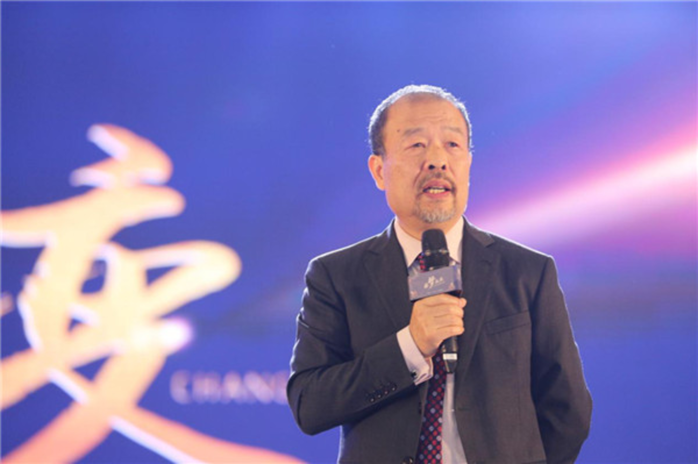 ▲董事长姜天武，来源：梦洁家纺官网