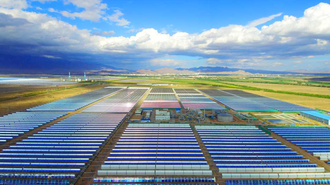 中广核青海德令哈50兆瓦光热示范电站。（资料图片）