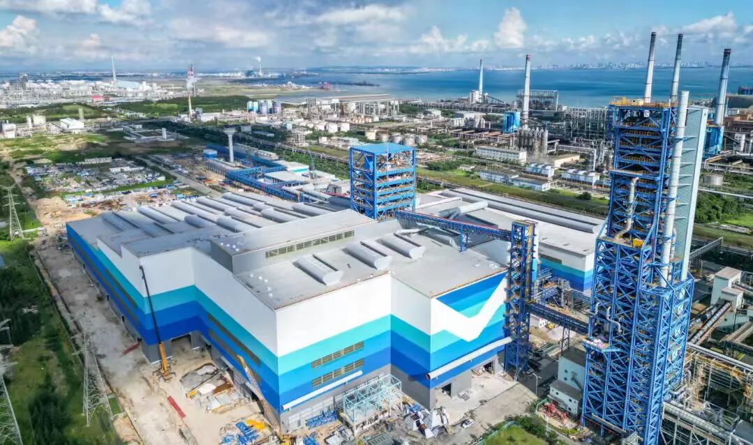 宝钢湛江钢铁基地百万吨级氢基竖炉项目。图片来源宝钢湛江钢铁